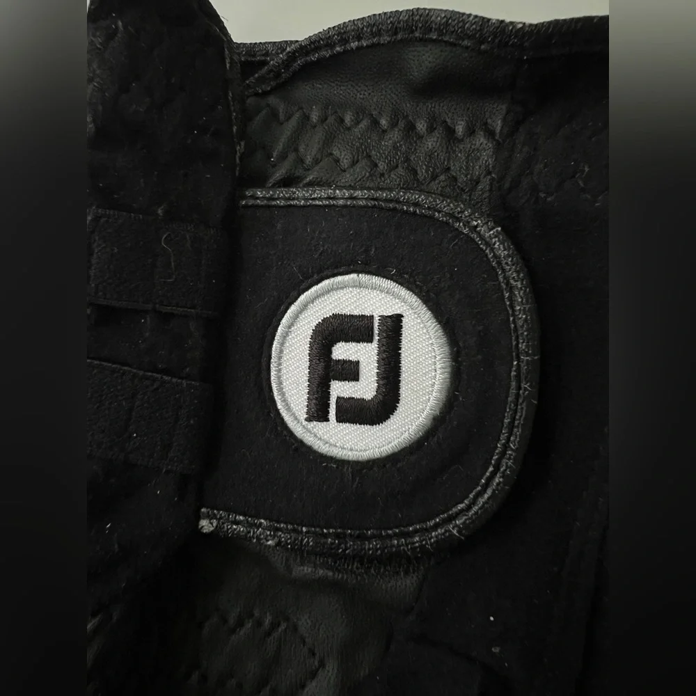 FootJoy Rain Grip Black Golf Gloves Cadet women's ML Right hand